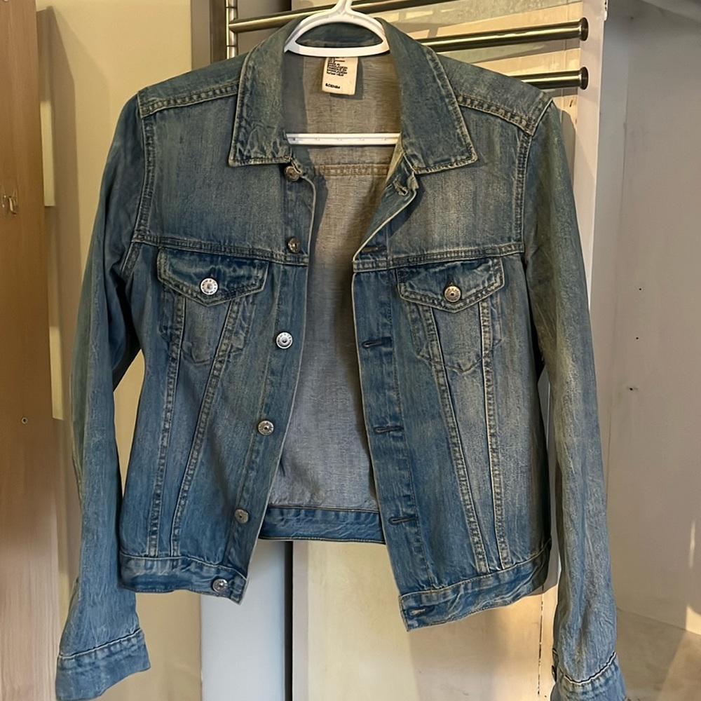 H&M Cropped Jean jacket, size 8 womens
